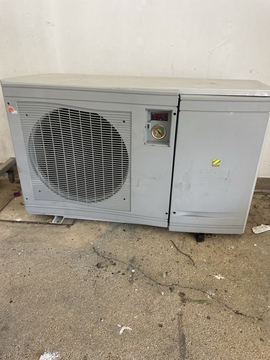 Vendo bomba de calor  para piscina como novo