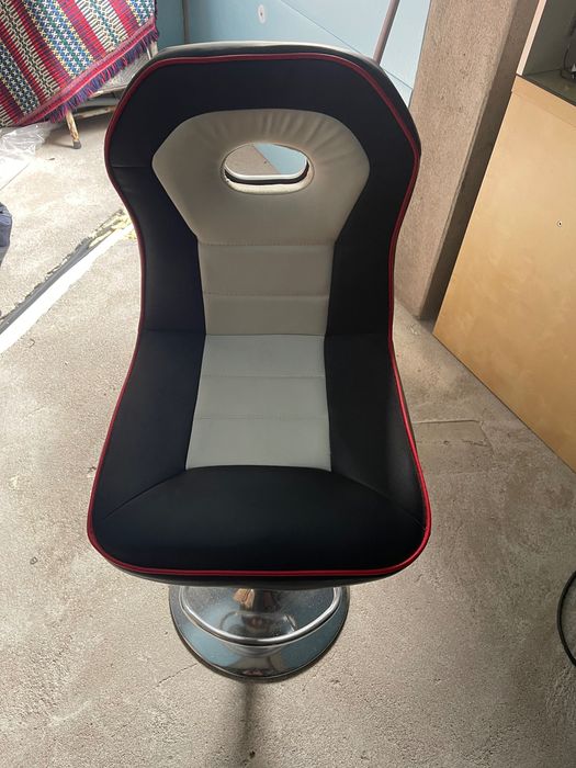 Cadeira Alta - Bar ou cozinha