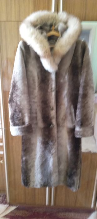 Шуба з натурального мутону
