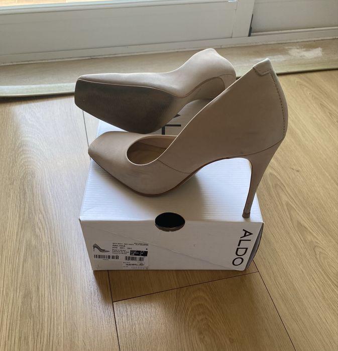 Sapatos de salto alto  38