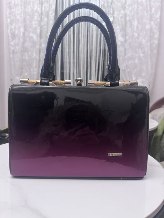 Сумка лакова,чемодан,саквояж