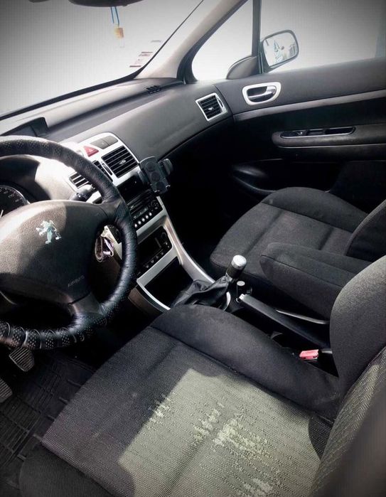 Peugeot 307 SW - 7 Lugares (2700€ ate final de agosto)