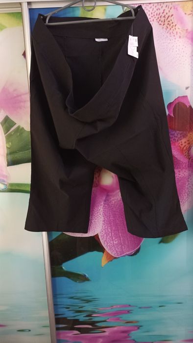 Нові бріджи стрейчеві члрні, розмір  70