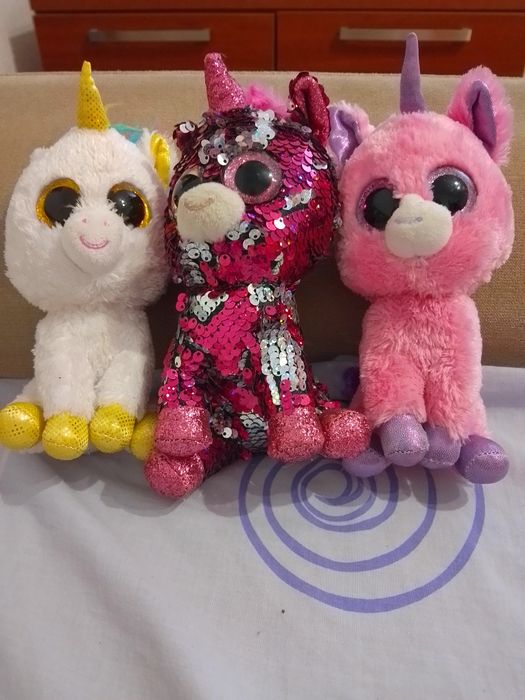 Игрушки мягкие разные, куклы