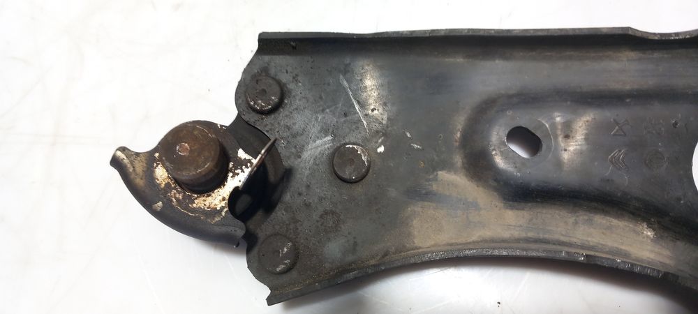 Braço de suspensão frente esquerdo PEUGEOT 208 II
