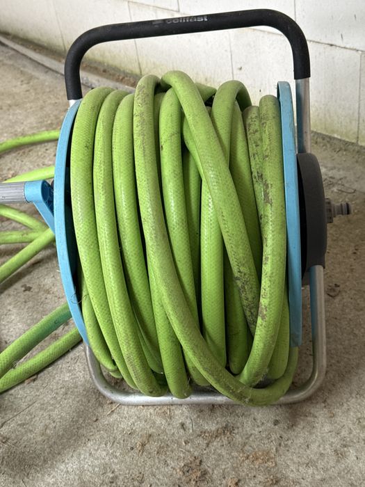 Wąż ogrodowy z kołowrotkiem