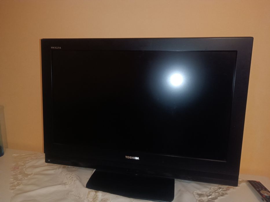 Телевізор Toshiba 32 дюйми (81 см). 2 HDMI. Збірка Великобританія