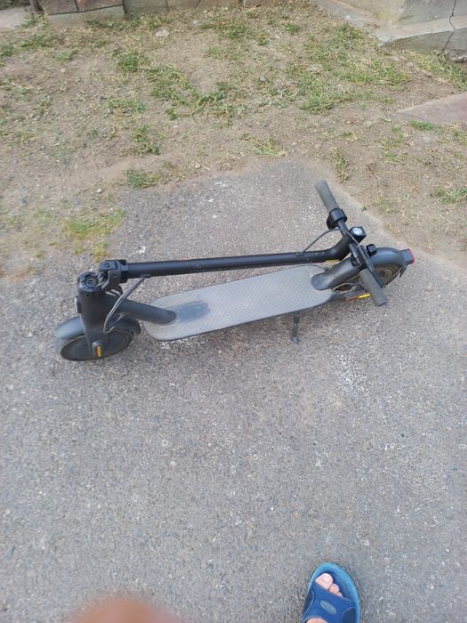 Електросамокат Xiaomi Mi Electric Scooter Essential Black