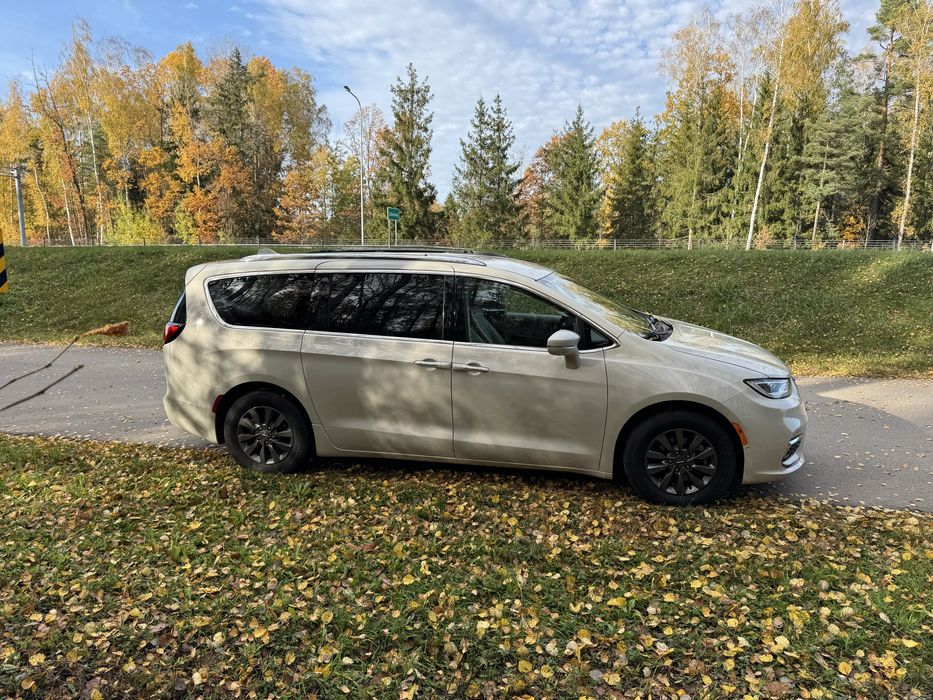Pacifica Hybryda 2021r