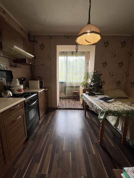 Продаж 2 кімн квартира  60 м2Світло не вимикають, газове опал