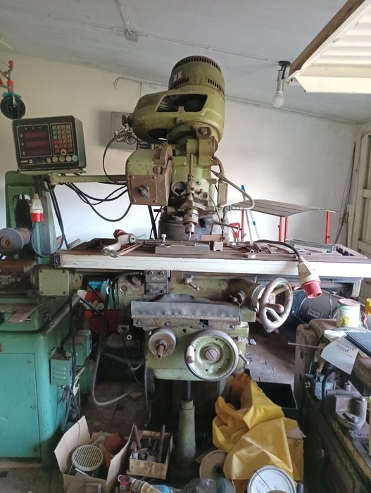 Fresadora de torreta Cincinnati com leitor digital Fagor nos 3 eixos