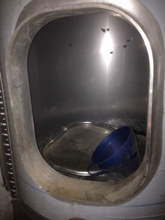 Cubas e deposito para vinho. Vendo 250 €. Estado praticamente novo.