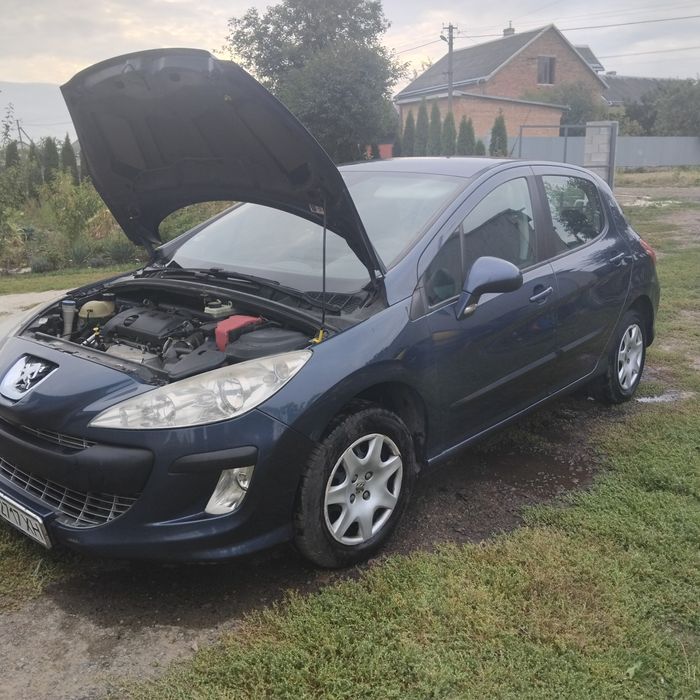 Продам пежо308  2008 рік ..обєм двигуна  1.6..бензин..