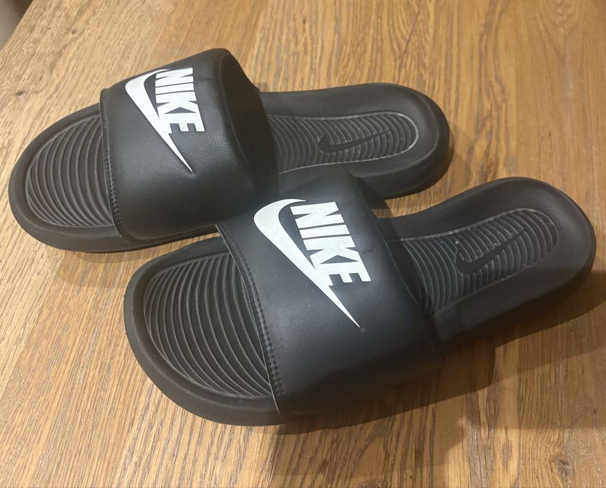 Klapki 42.5 Nike