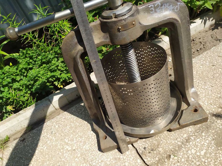 Садовый инвентарь  пресс для сока СССР  6 литров