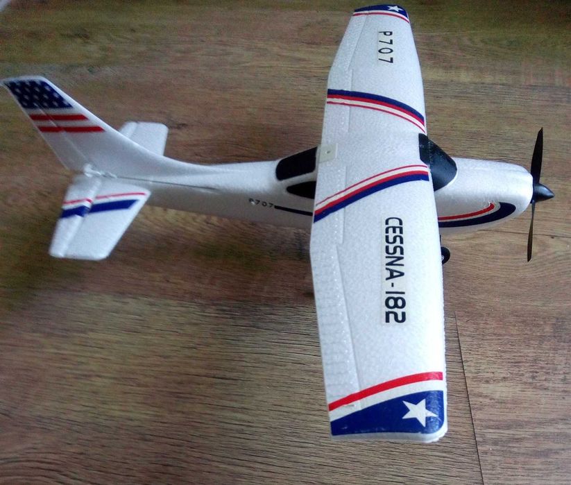 Samolot RC sterowany Cessna P 707 2,4G 3k 50x39