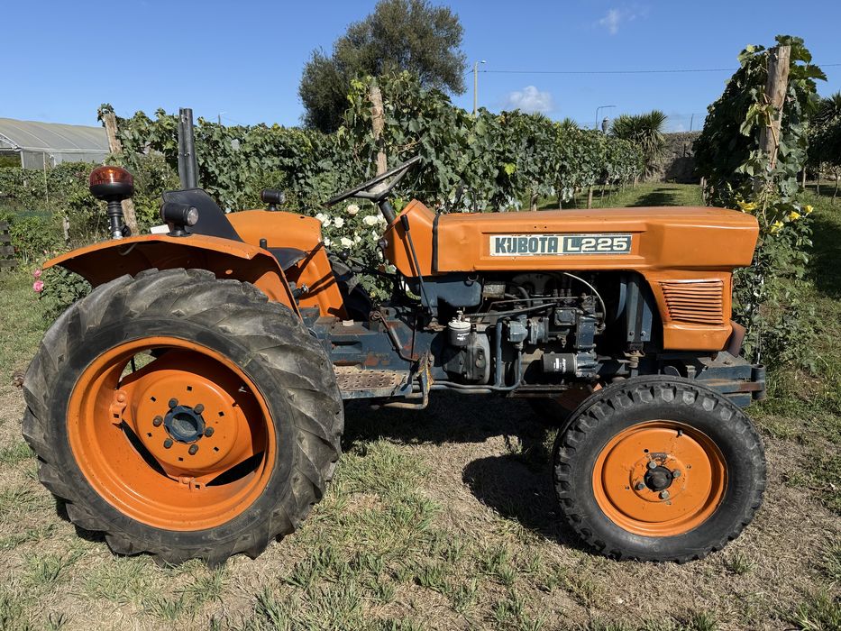 Kubota L225 com matrícula 3.900€