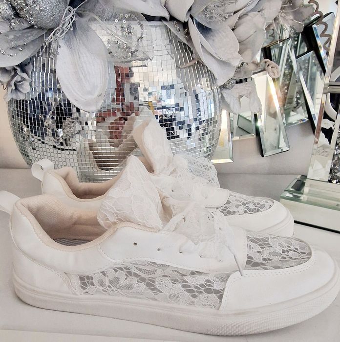 Trampki damskie z koronką