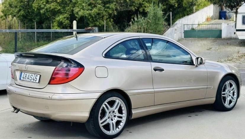 Mercedes sport coupe c220