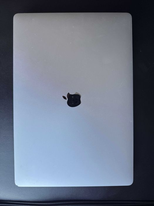 MacBook Pro 16" Intel Core i9 / 16 GB RAM / 1 TB SSD