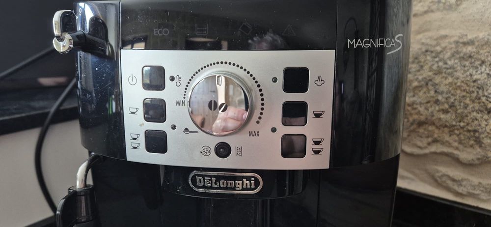 Máquina de Café Delonghi