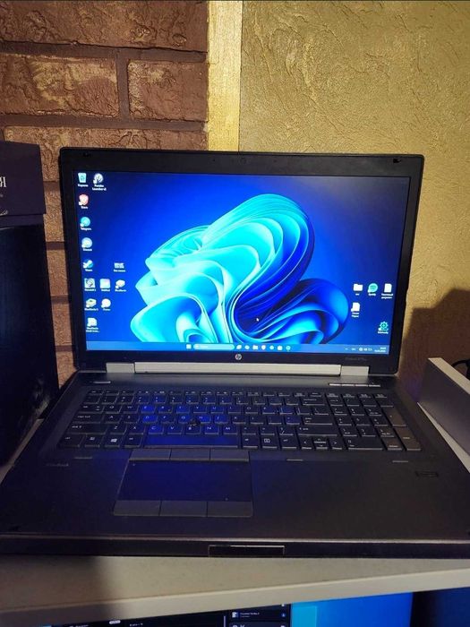 HP EliteBook 8770w AMD ВІДЕОКАРТА , Intel Core i7-3740QM 4 ядра 8 потоків, SSD 500 GB, 8 GB RAM