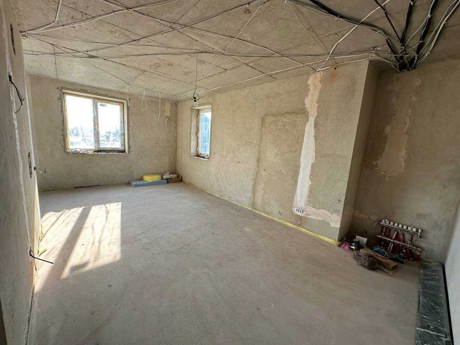 Приватний будинок в приміському селі Чукалівка_M