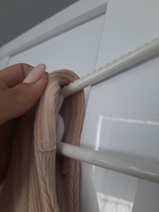 beżowa sukienka oh polly