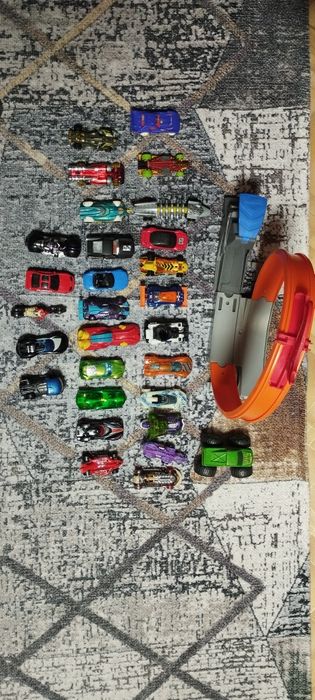 Продам машики хот вілс оригінал 40грн.шт