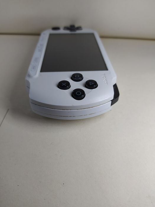 Приставка Sony PSP E1004