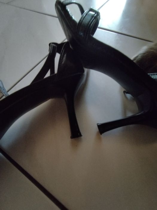 Buty sandały na obcasie