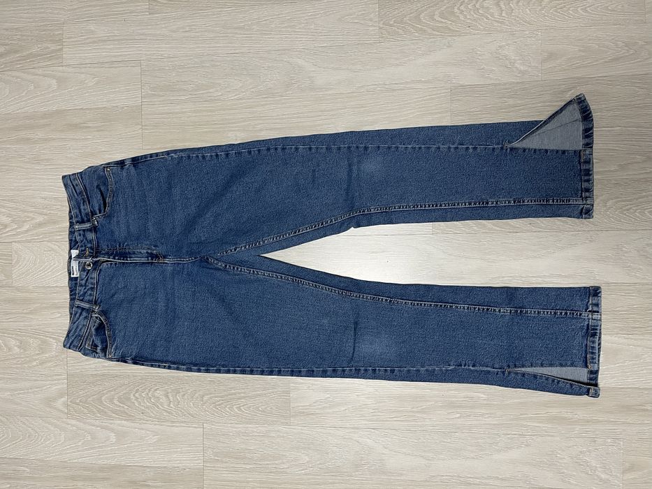 Джинси Bershka з розрізами, розмір М 38
