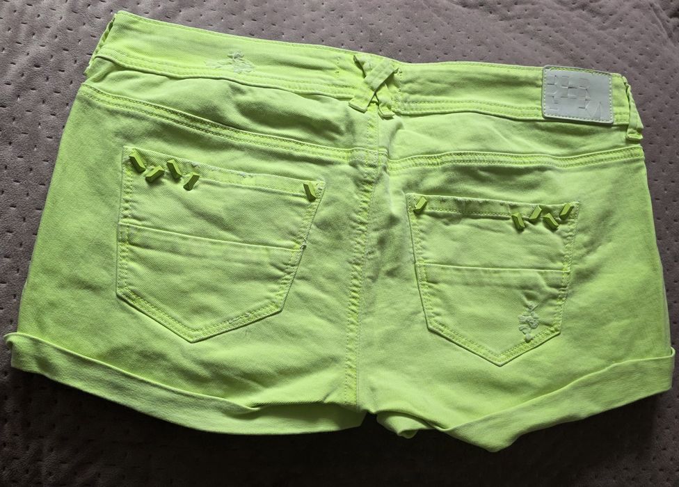 Komplet kamizelka i szorty Bershka XS-S