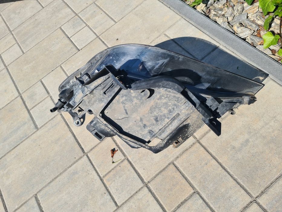 Przednia prawa lampa H7 BMW 5 E60 sedan E61 kombi po liftingu 2007-2012r