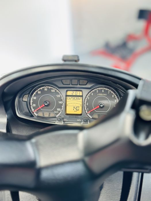 скутер Suzuki Burgman 200 в оригіналі тільки з Японії є доставка