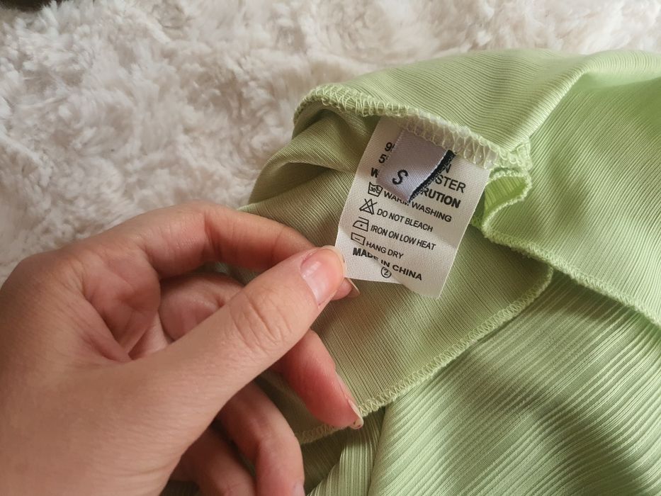 Zielona bluzka na krótki rękaw