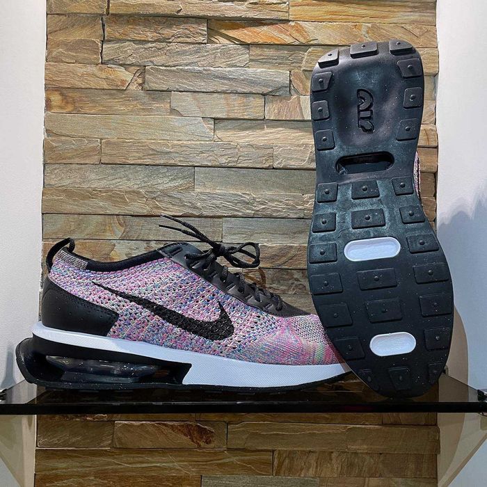 Нові кроссівки Nike Air Max Flyknit Racer