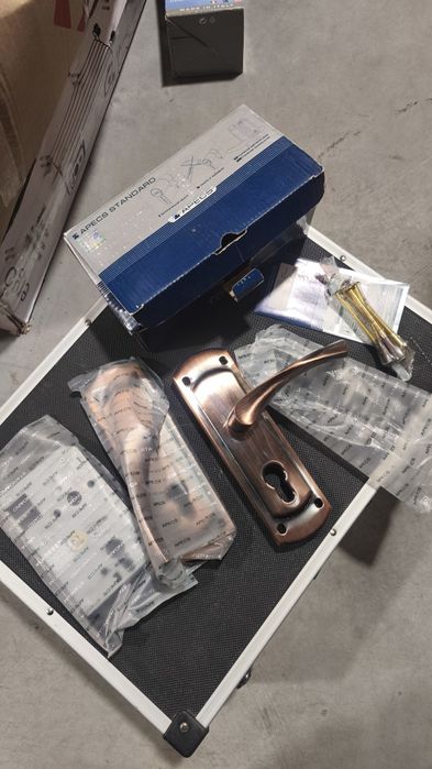 Врізний замок з ручками Apecs 1423 AC Мідь