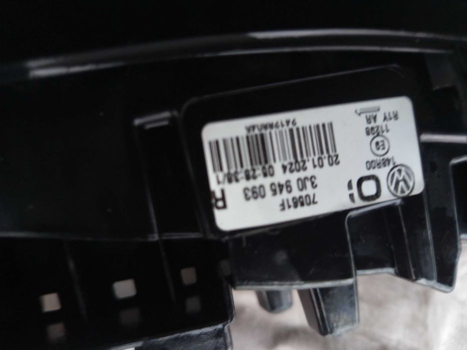 Lampa Tylna Blenda klapy VW Volkswagen Passat B9 Kombi 3J0.945.093