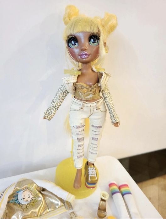 Rainbow High Modna Lalka Sunny Madison + Akcesoria