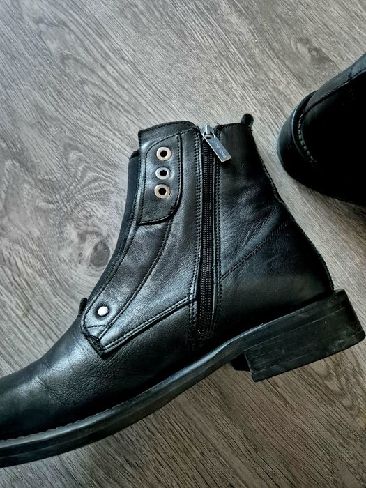 Czarne skórzane botki damskie na zamek 38 gino rossi