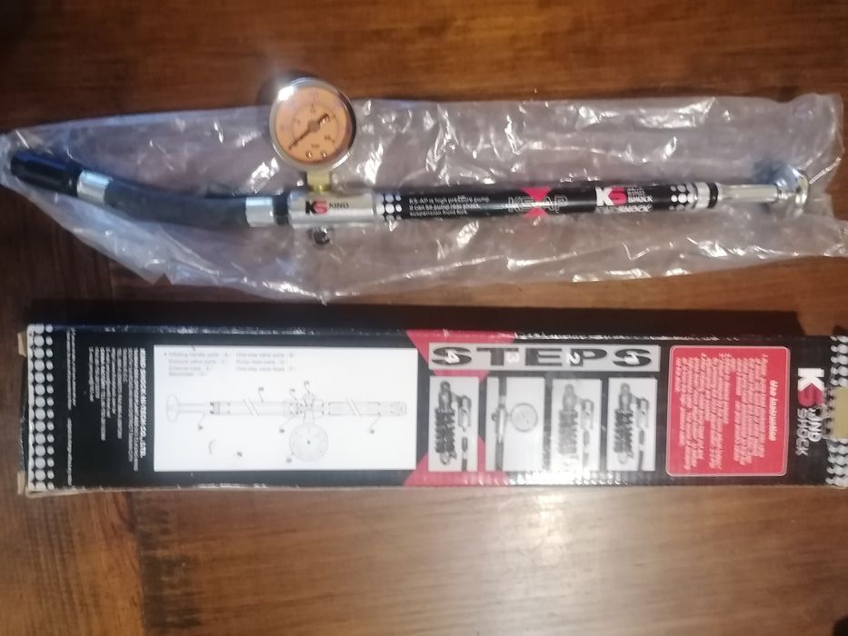 Vendo bomba para encher/ calibrar suspensão de bicicletas