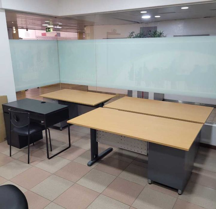 Material de Escritório - Secretárias e Moveis e outros