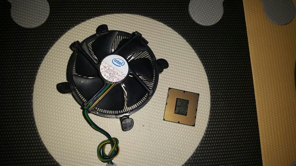 Procesor Intel® Core™ i7 + radiator