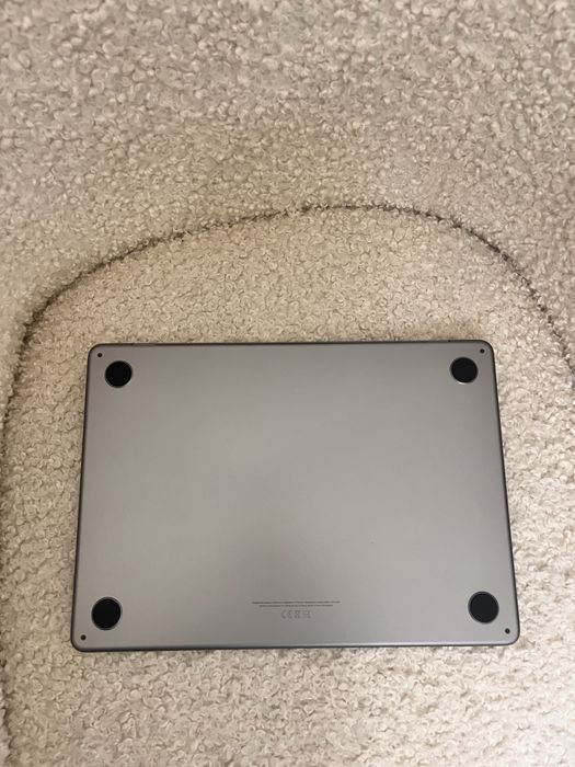 Macbook air 13 M2 2022 8/256gb 100% батарея