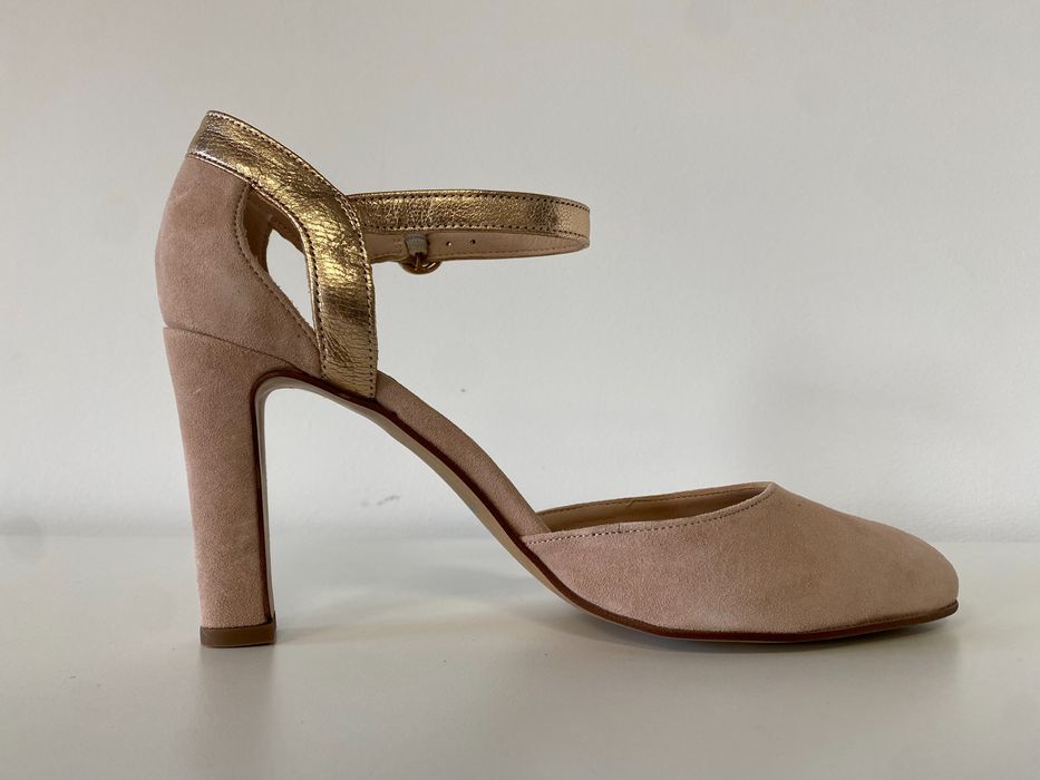 Czółenka zamszowe Pier One 41