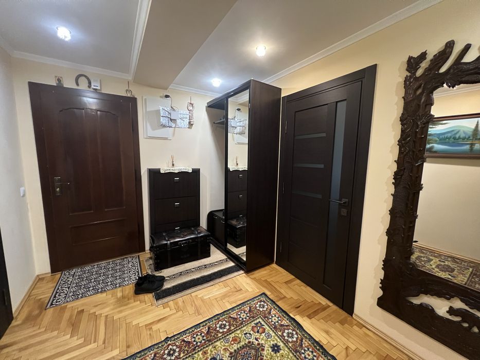 Продаж виликої квартири,Духновича.