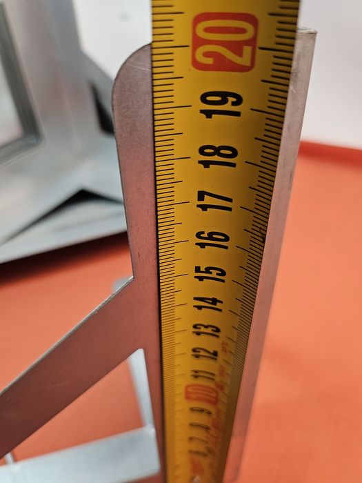 metalowe wsporniki narożne(23 szt)