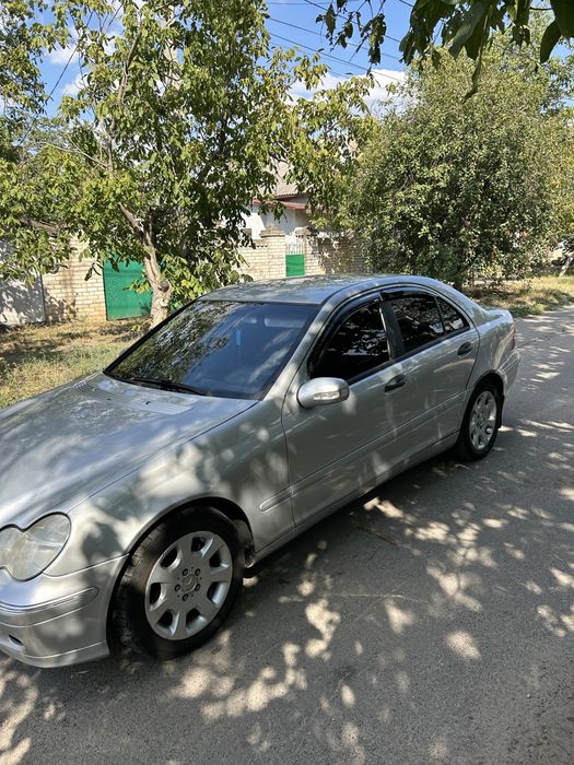 Mersedes benz W203 C200