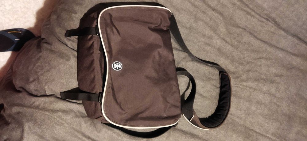 Crumpler portable bag64585187467138120